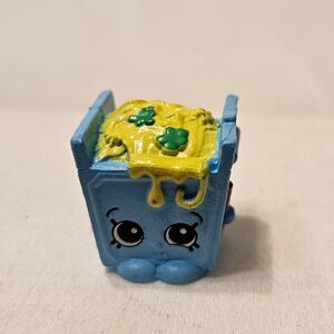 Nickelodean 1" tall Shopkins Season 1 Nola noodle accessory